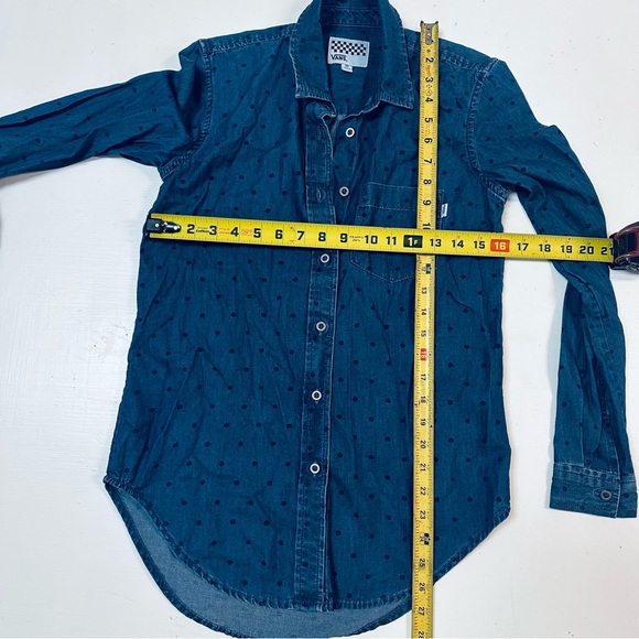 Vans Denim Polka Dot Denim top
Button Down
sizeXS blue - Picture 6 of 7